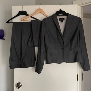 Ann Taylor 3 pc suit - jacket, skirt and pants, size 10-12